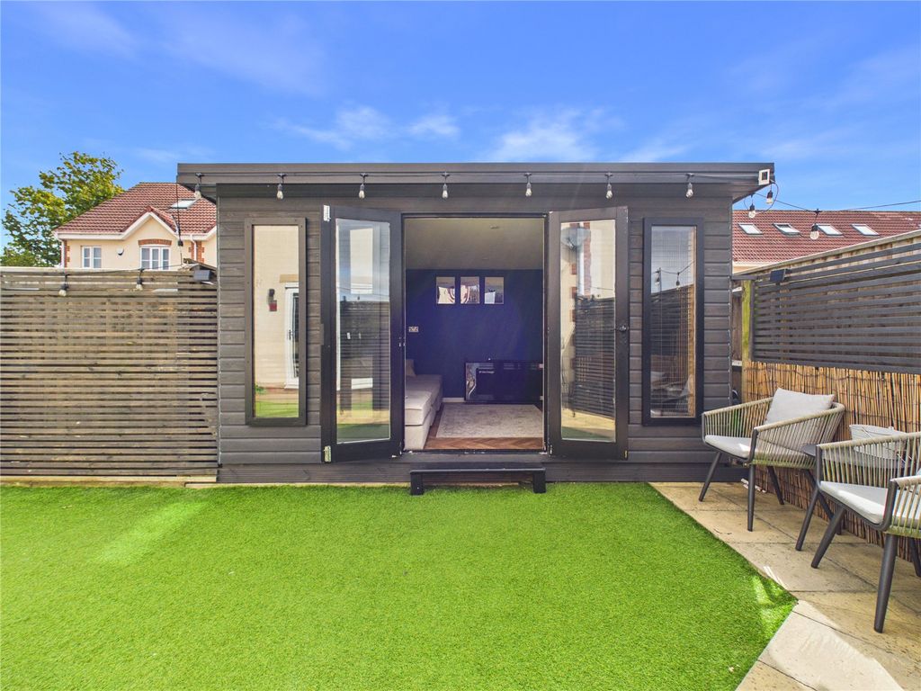Property photo 2 of 18 Picture No. 69