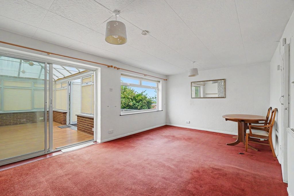 Property photo 2 of 25