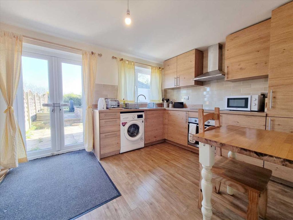 Property photo 3 of 9 Kitchen Diner: