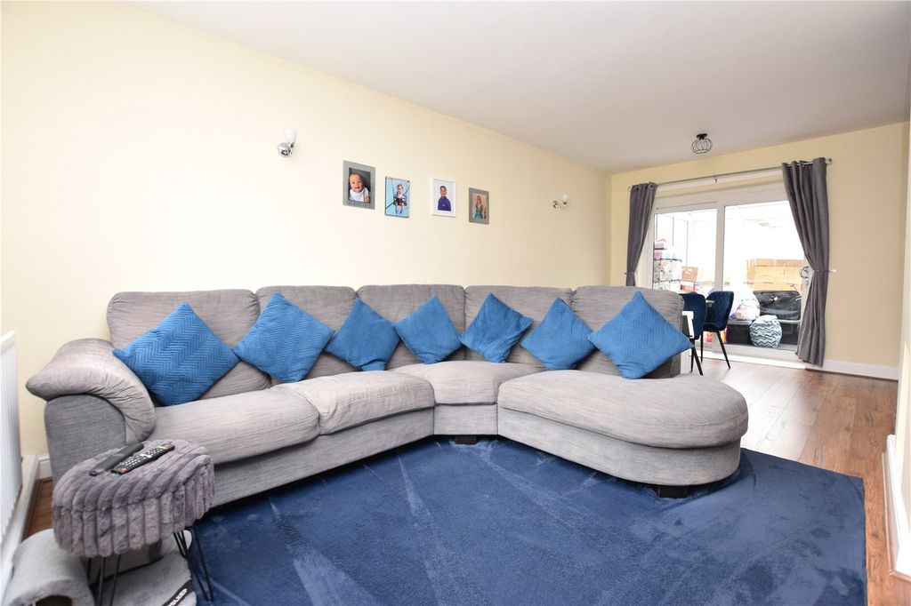 Property photo 2 of 19 Picture No. 03