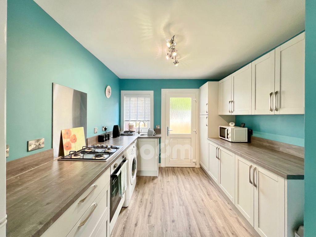 Property photo 3 of 24 Kirk Road, Beith Kitchen