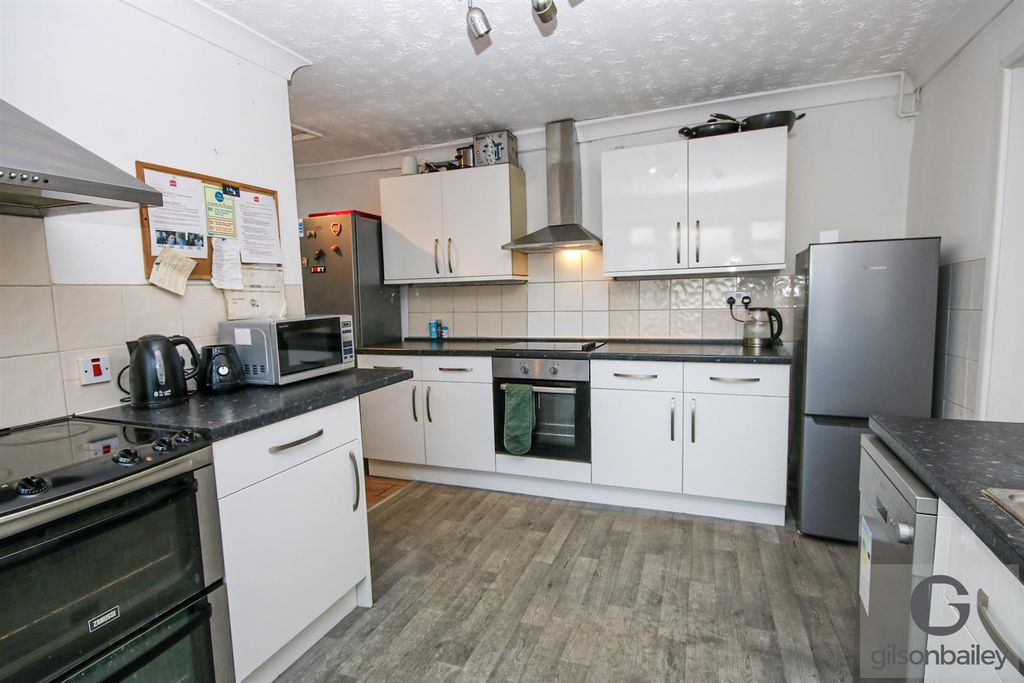 Property photo 2 of 19 11-Img_9315.Jpg