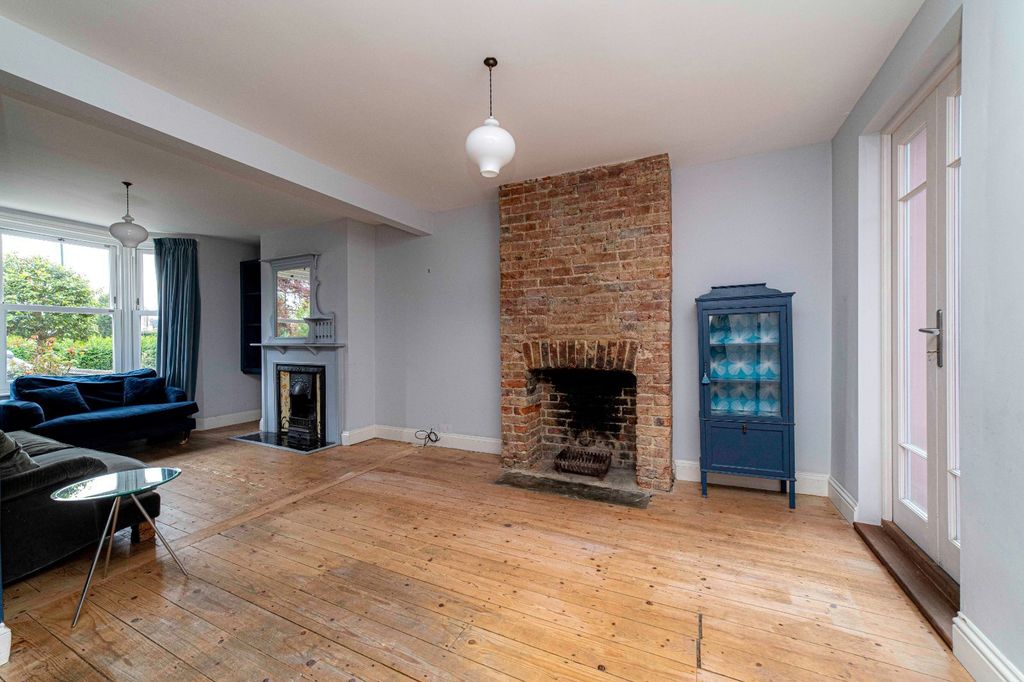 Property photo 3 of 13 Picture 3