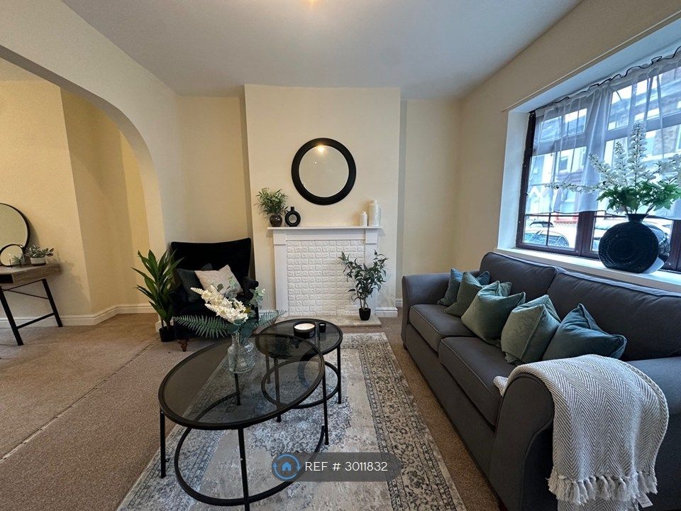 Property photo 2 of 21