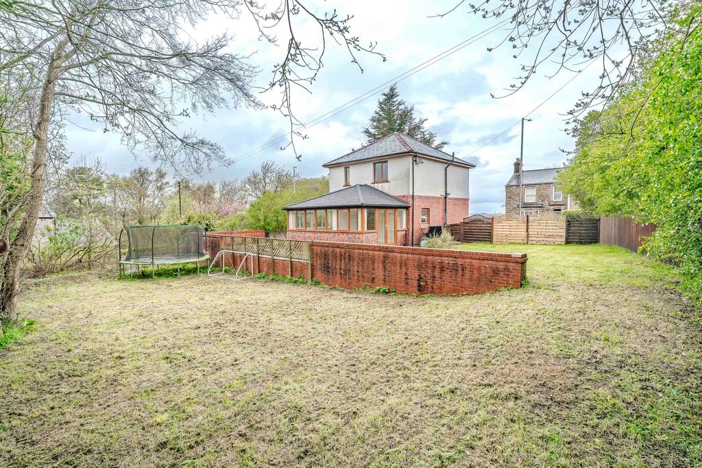 Property photo 1 of 40
