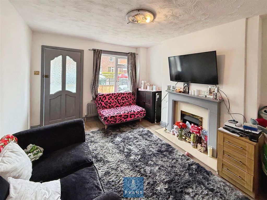 Property photo 3 of 8 Living Room