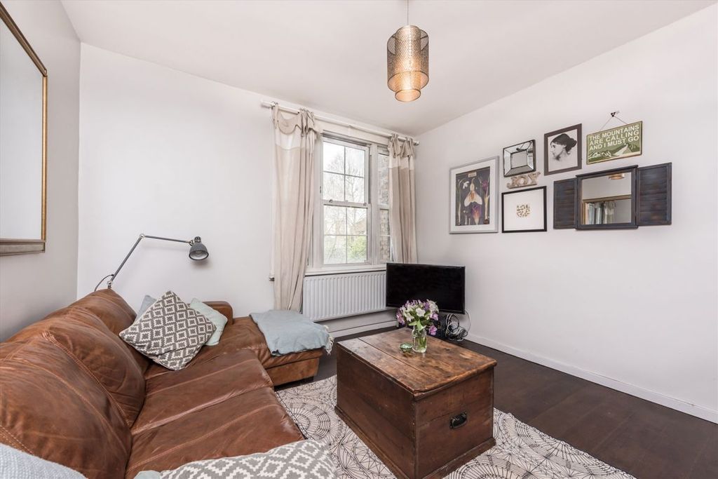 Property photo 2 of 6