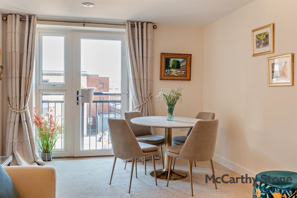 Property photo 3 of 29 8664544-Interior03-800.Jpg