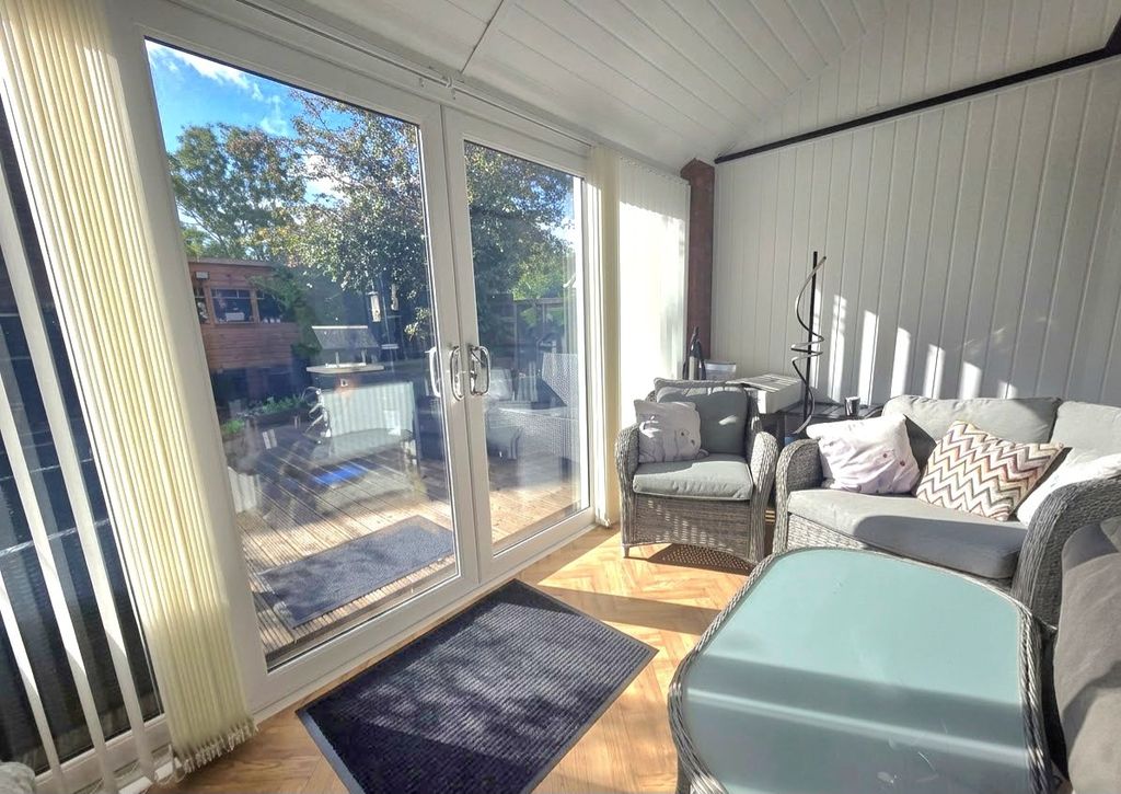 Property photo 3 of 11 Garden Room