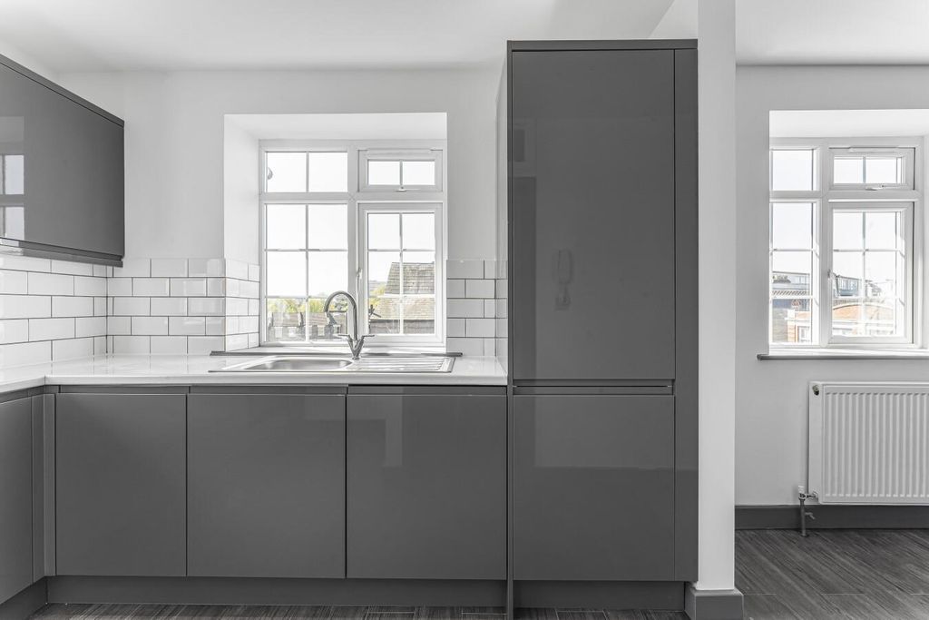 Property photo 2 of 10 Kitchen.Jpg