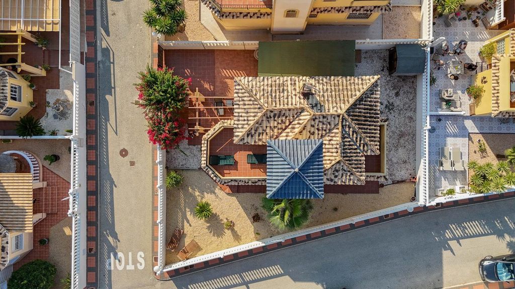 Property photo 2 of 38