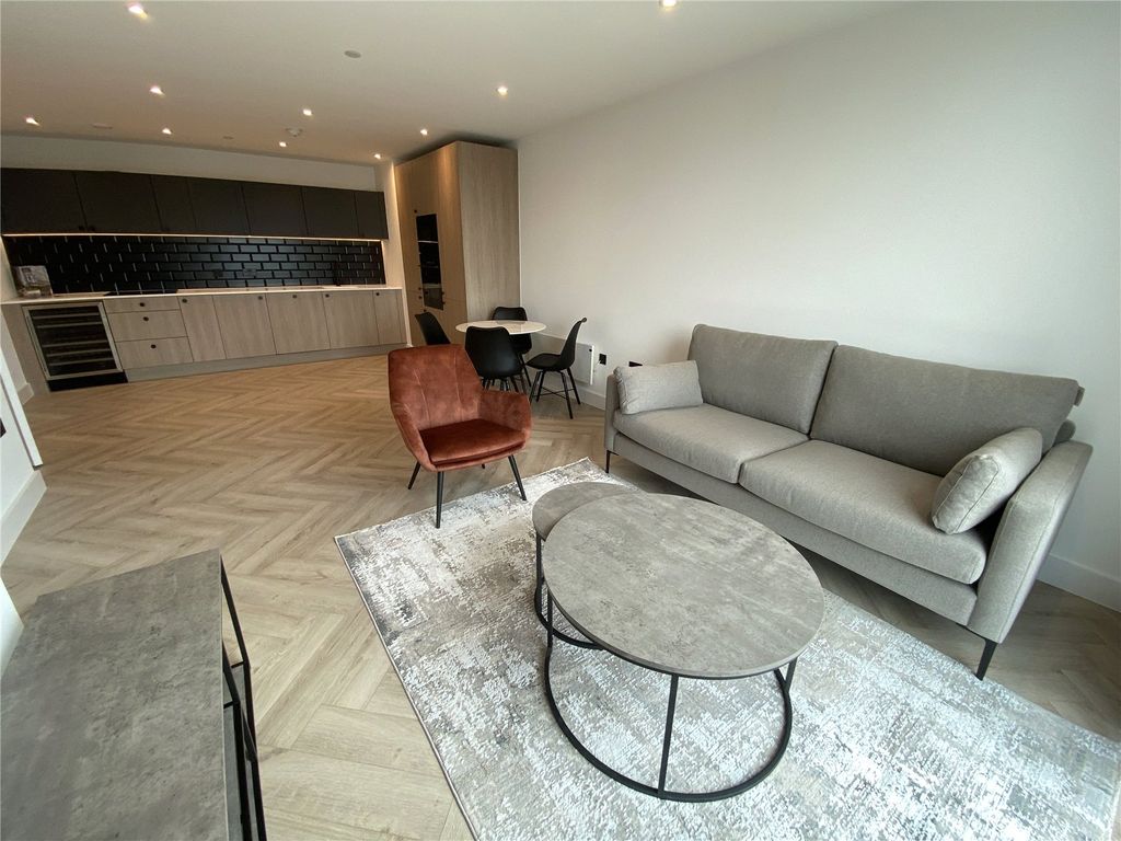 Property photo 3 of 38 Picture No. 05