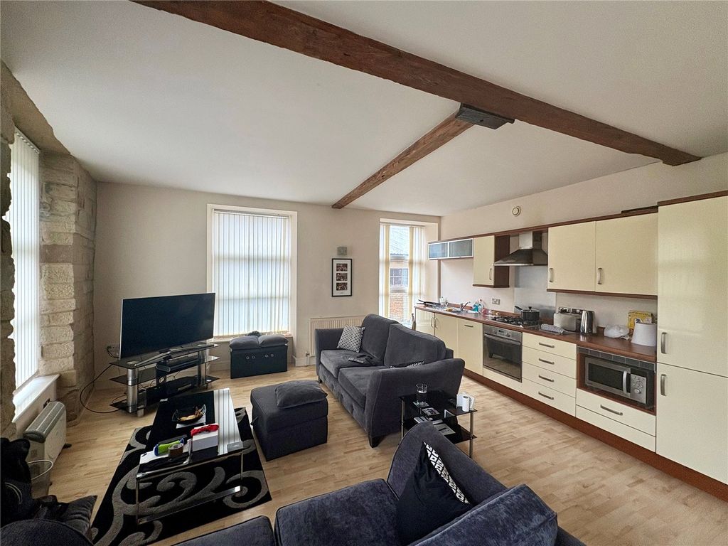 Property photo 3 of 11 Picture No. 02