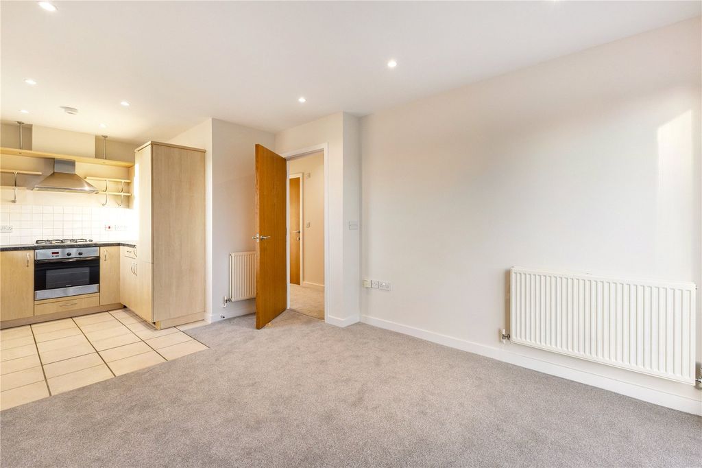 Property photo 3 of 11 Reception