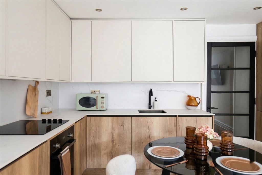 Property photo 1 of 14 Picture No. 09