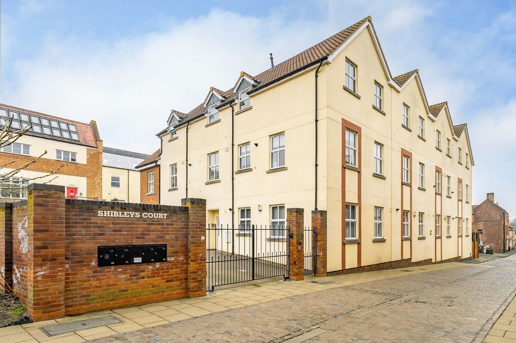 Property photo 2 of 14