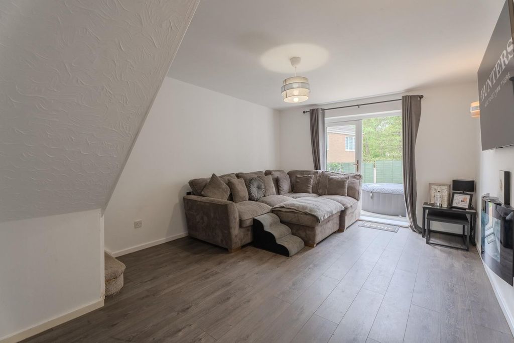 Property photo 3 of 12 Richborough Drive-7.Jpg