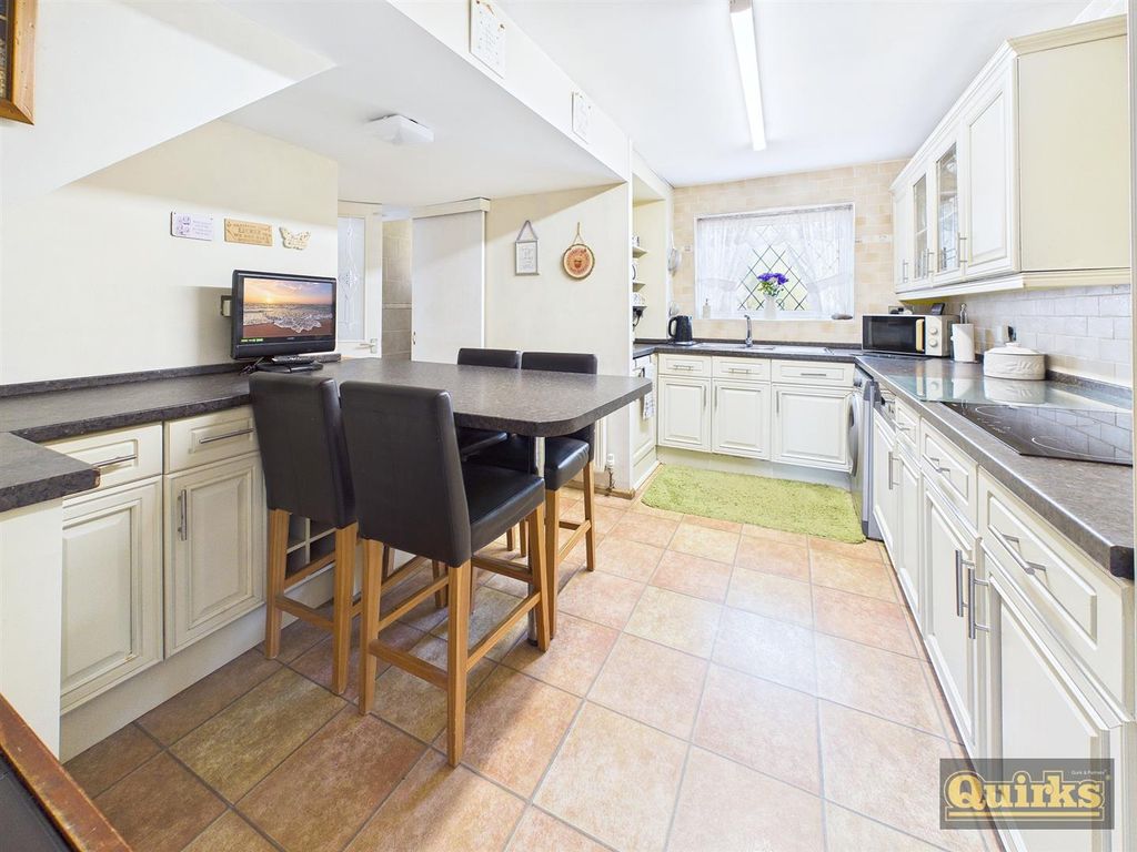 Property photo 3 of 20 Cam02342G0-Pr0200-Still004.Jpg