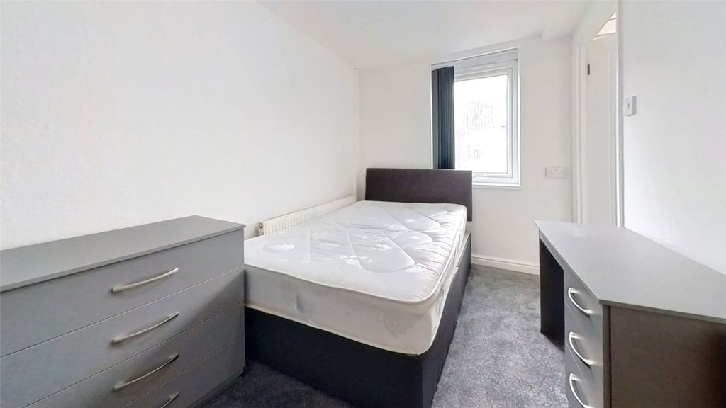 Property photo 3 of 13 Picture No. 02