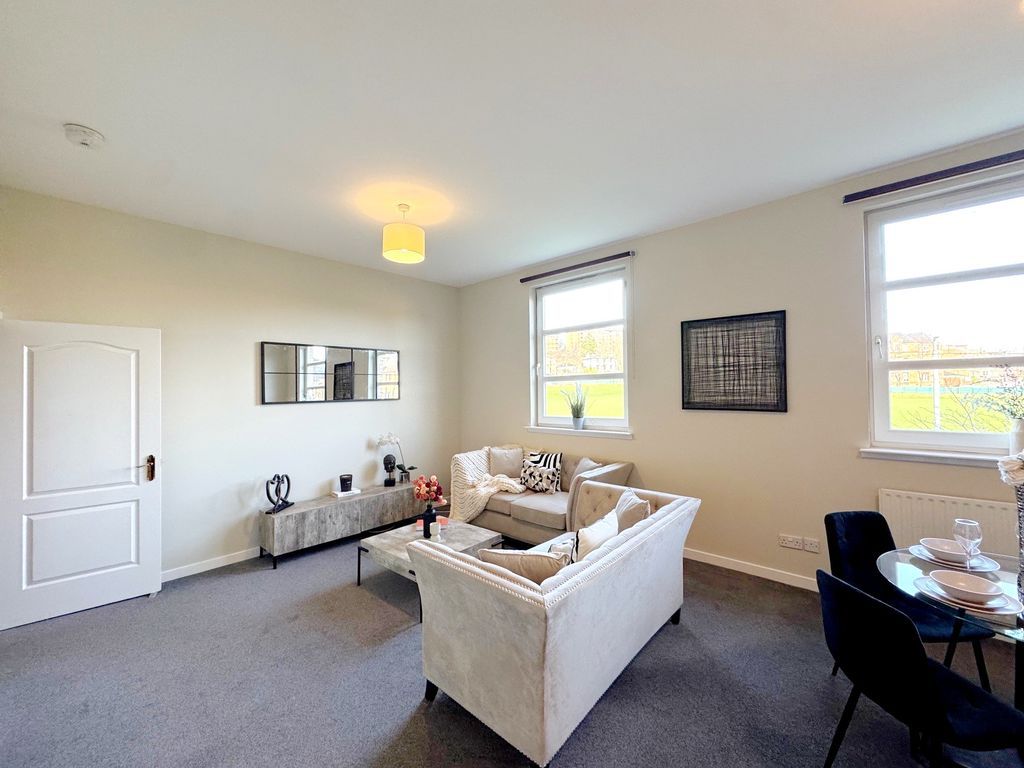 Property photo 2 of 13 Photo 3