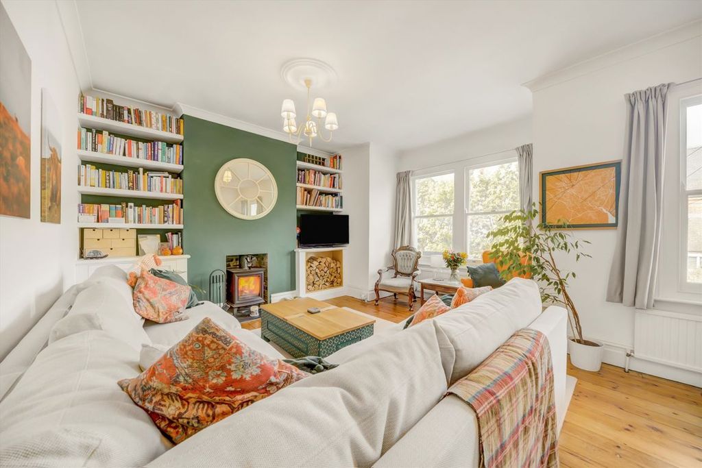 Property photo 3 of 8