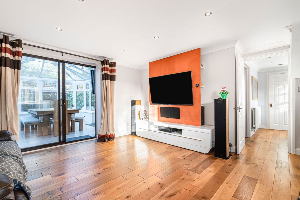 Property photo 3 of 20