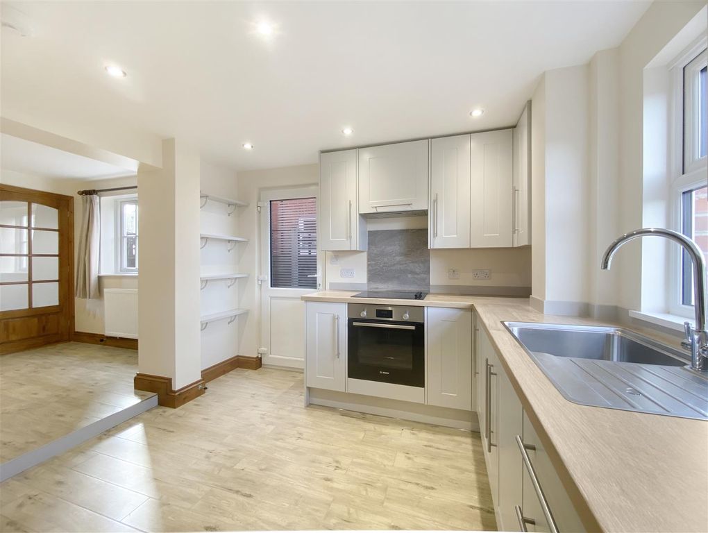 Property photo 1 of 17 Kitchen