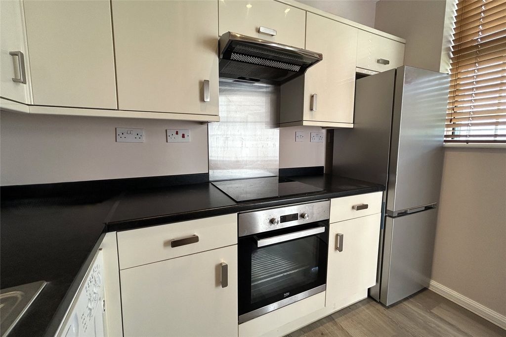 Property photo 3 of 7 Picture No. 10