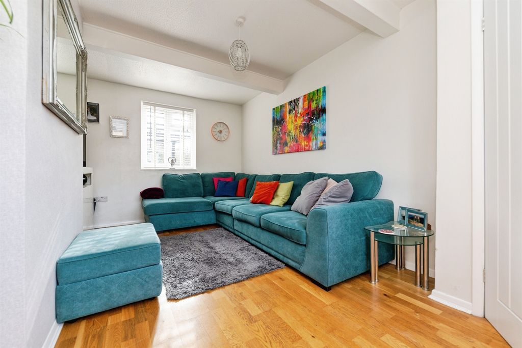 Property photo 2 of 18