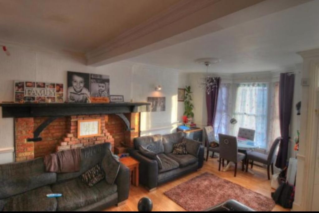 Property photo 2 of 12