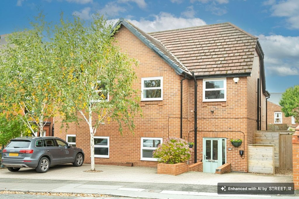 Property photo 2 of 33