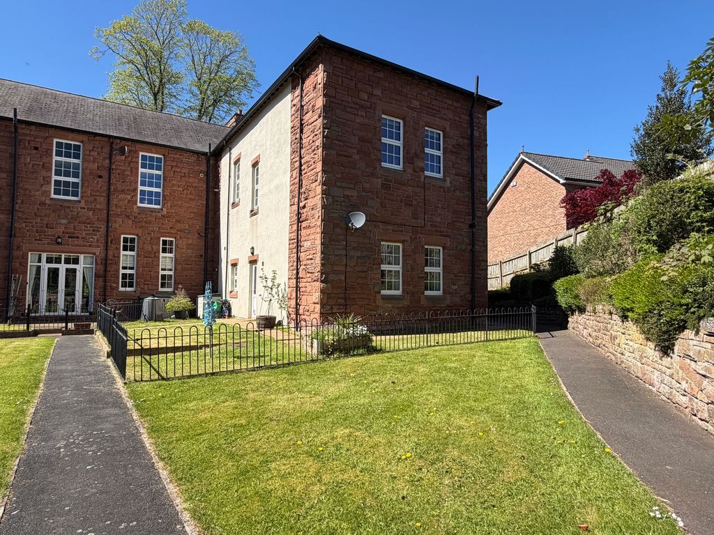 Property photo 1 of 18 Oval Court