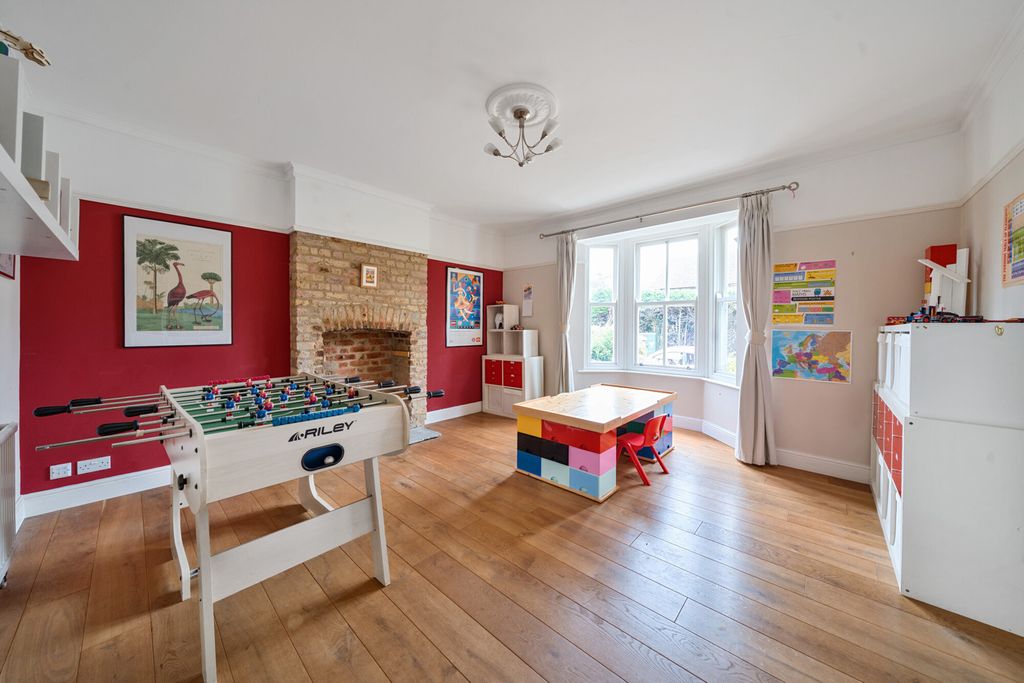 Property photo 2 of 22 1326587-6-68823Eb...
