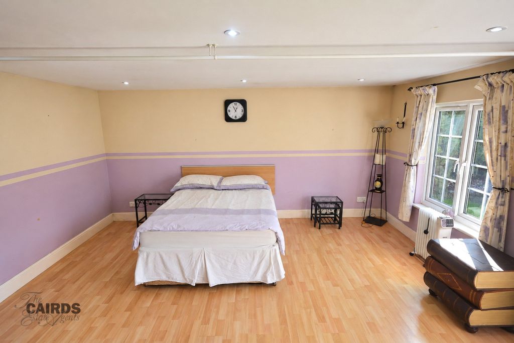Property photo 3 of 6 Picture No. 20