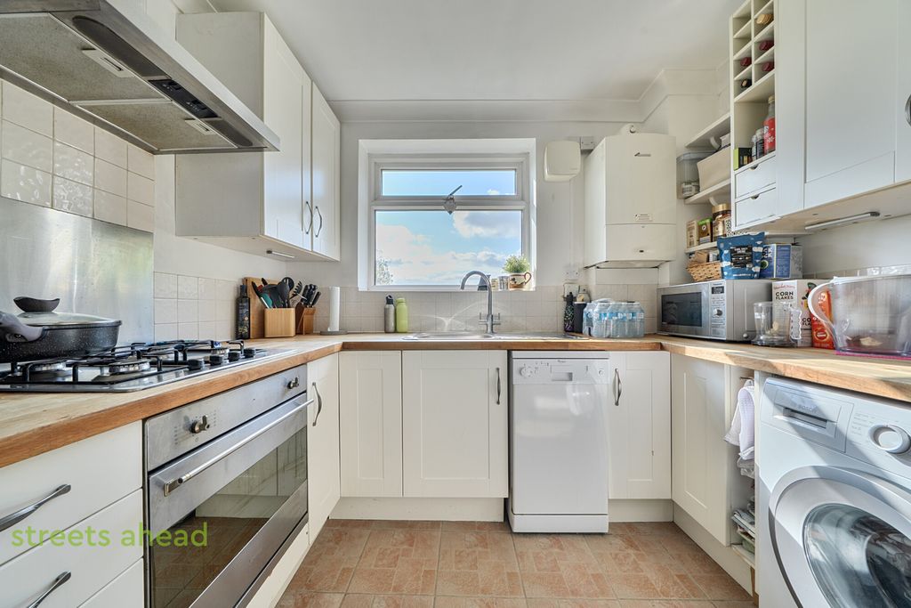 Property photo 2 of 18 E4B2E783-Fc5E-497...