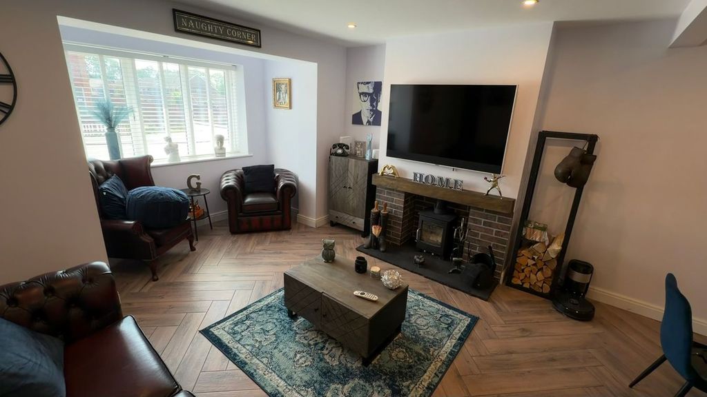 Property photo 2 of 22