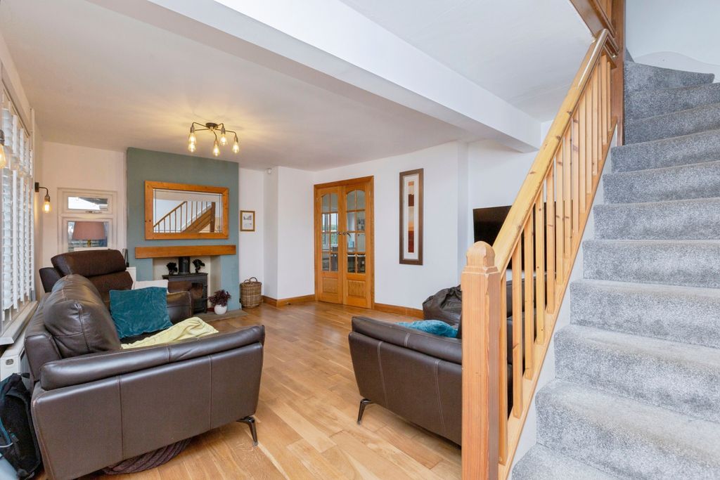 Property photo 3 of 21 Photo #3