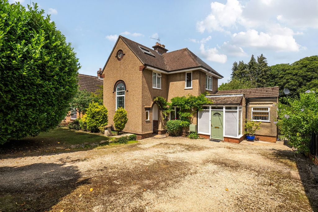 Property photo 2 of 36