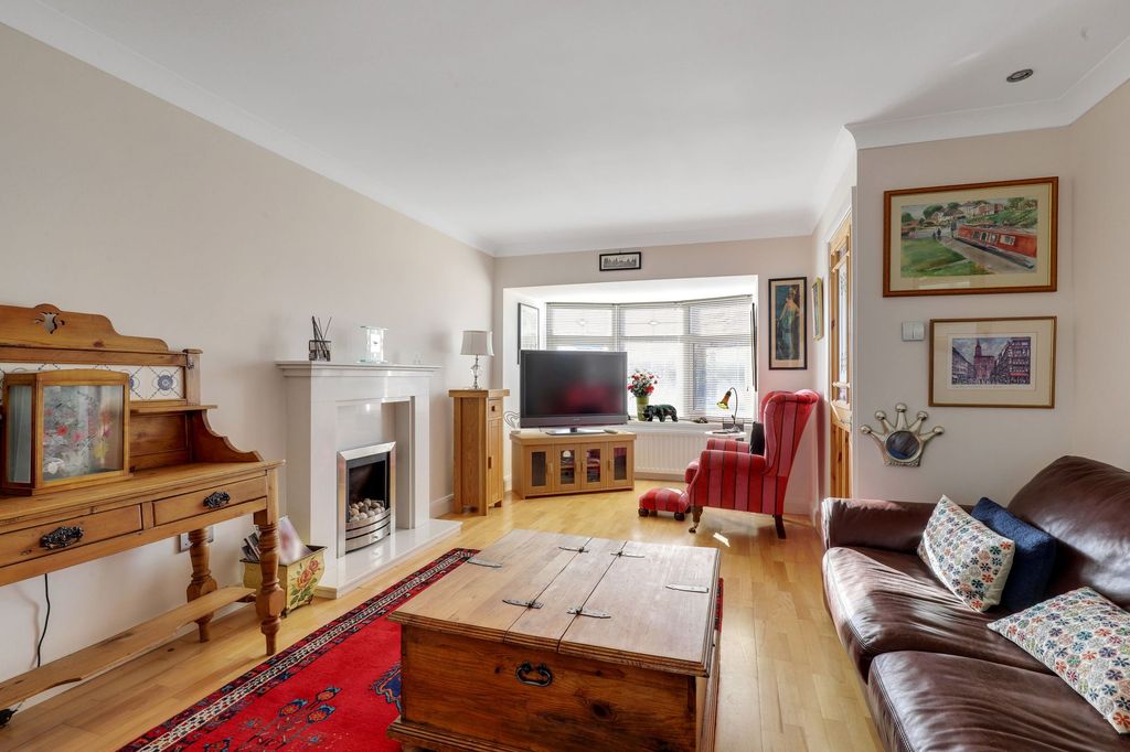 Property photo 3 of 18