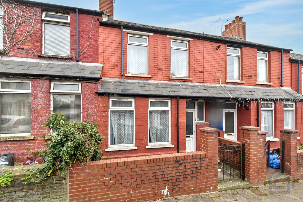 Property photo 2 of 19