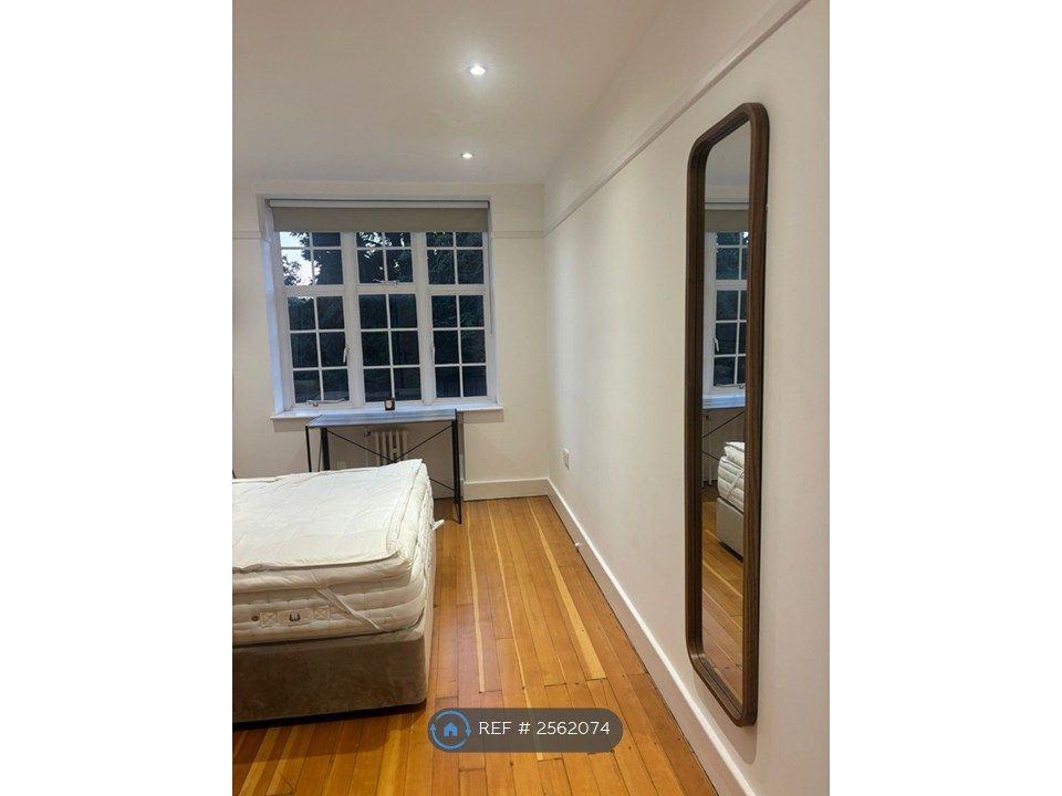 Property photo 3 of 9 Bedroom 2