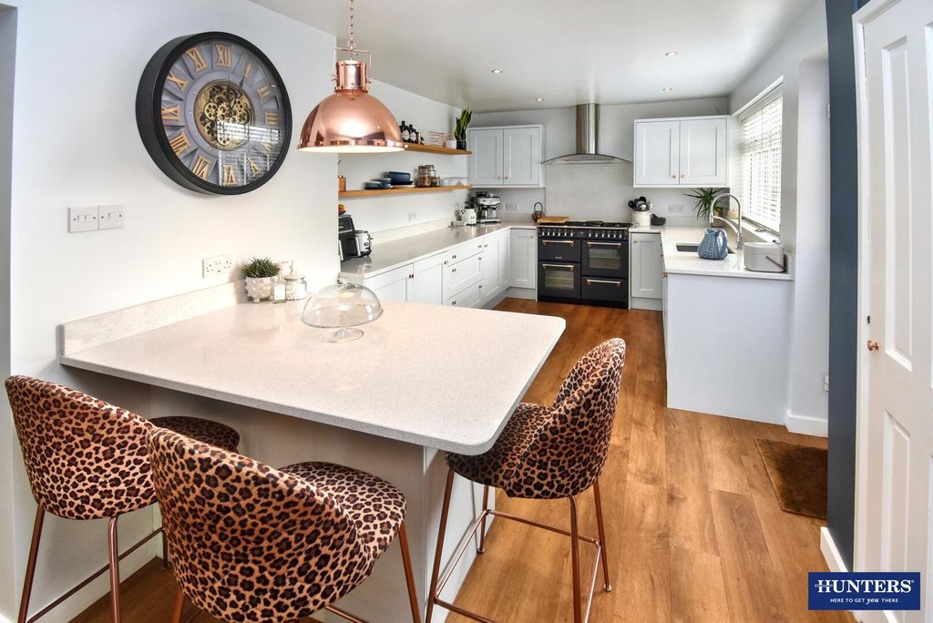 Property photo 3 of 26 Kitchen-Breakfast