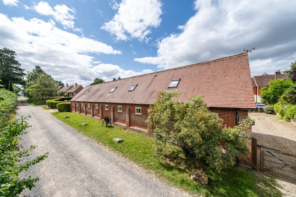 Property photo 2 of 34