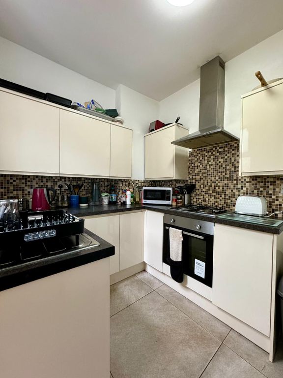 Property photo 1 of 3