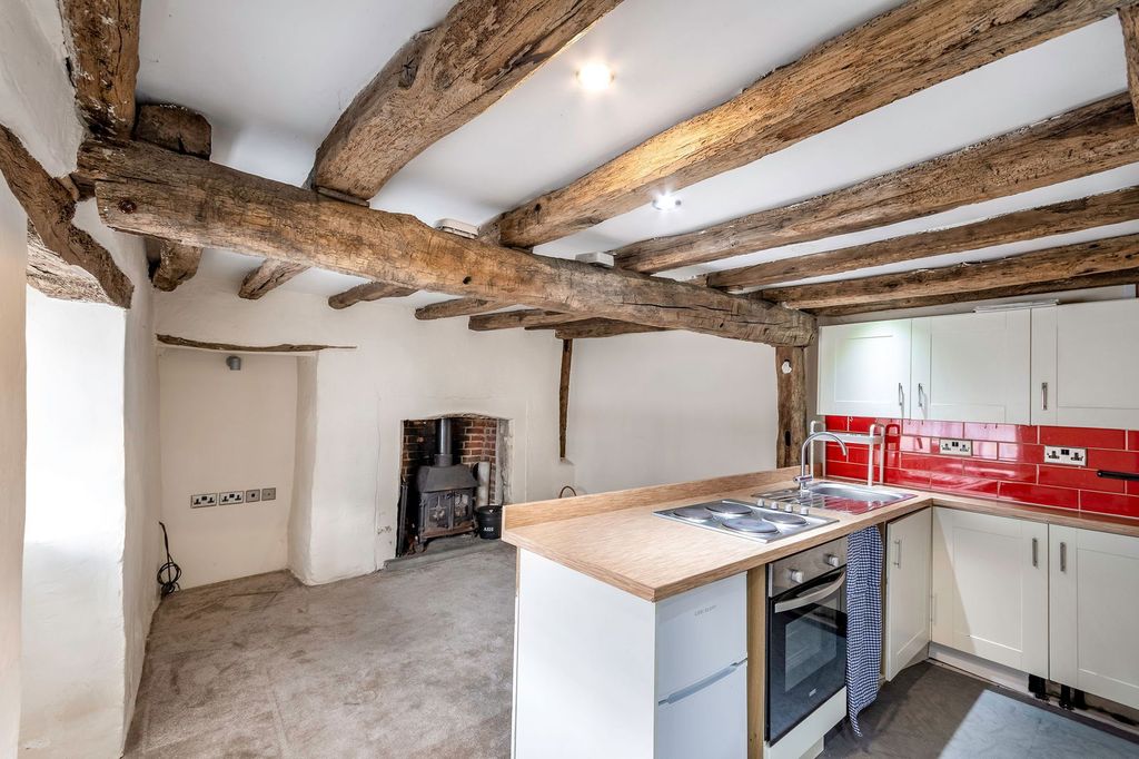 Property photo 2 of 8