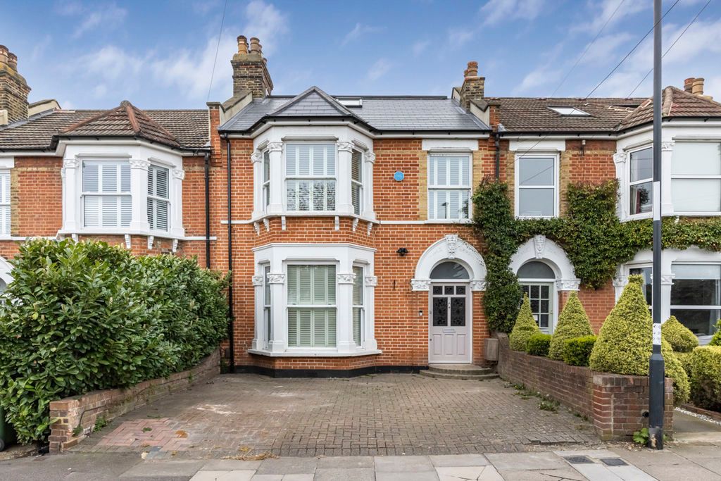 Property photo 1 of 19 Photo 32