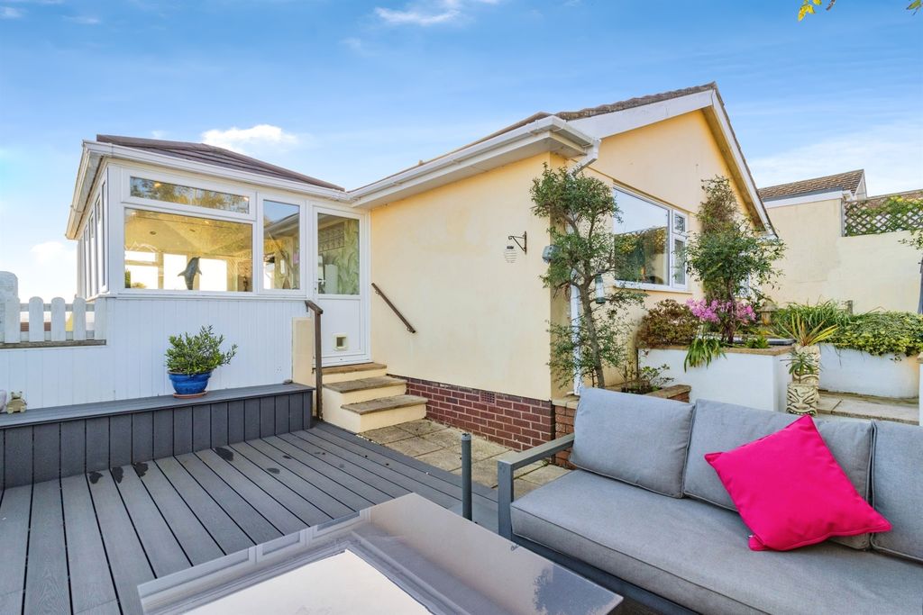 Property photo 3 of 33