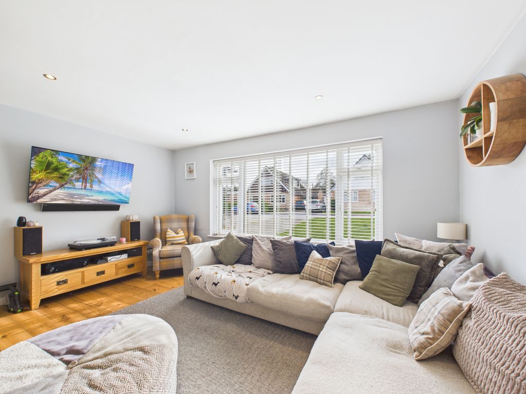 Property photo 2 of 13 Cam02536G0-Pr0024-Still006