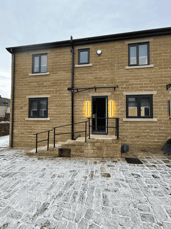 Property photo 2 of 9