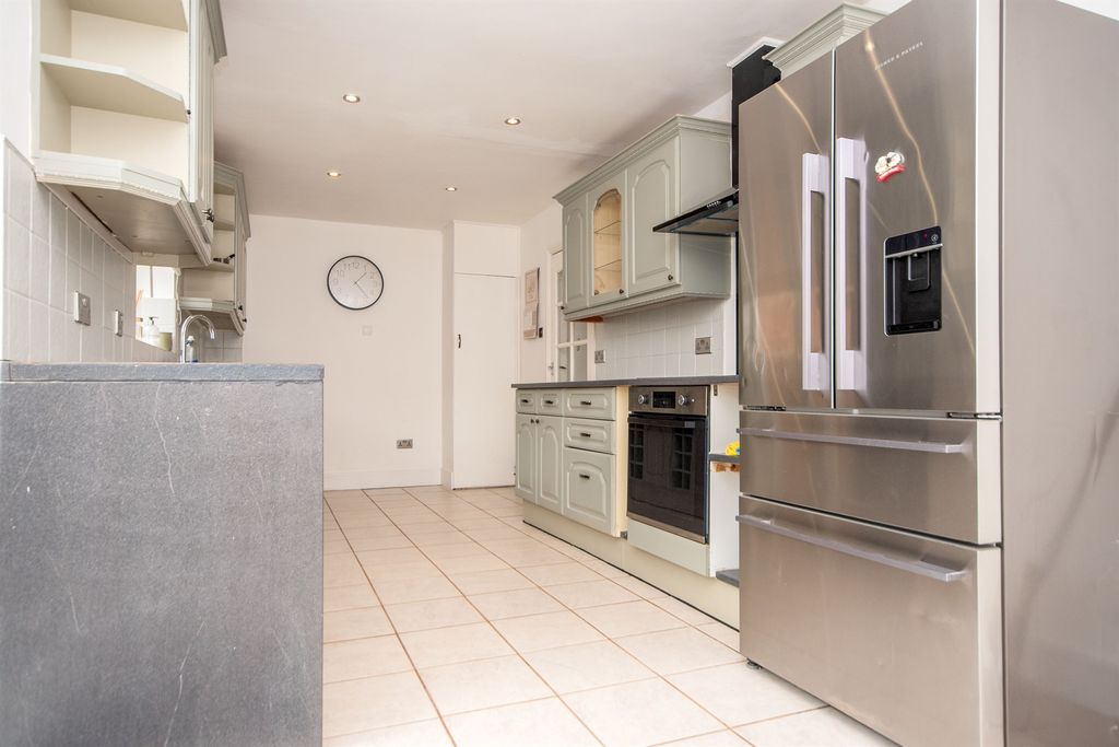 Property photo 3 of 14